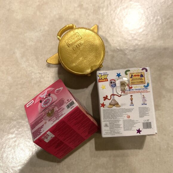 Zuru Mini Brands Disney Store Edition 2 GOLD Figures - Picture 2 of 3